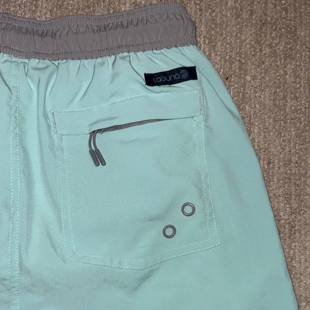 Laguna Men Size S Turquoise 6 Inch Inseam Lined Hybrid Shorts Swim Athletic